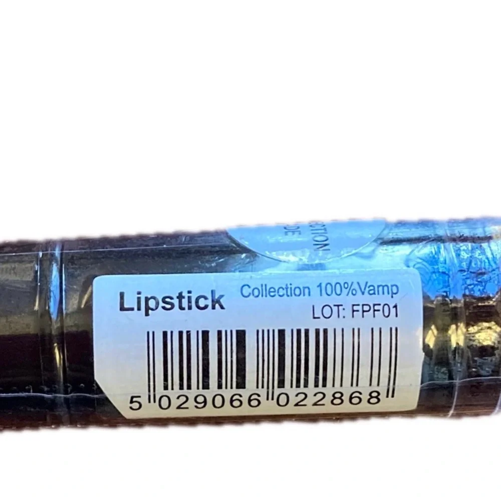 Makeup Revolution 100% Vamp Lipstick NWT
